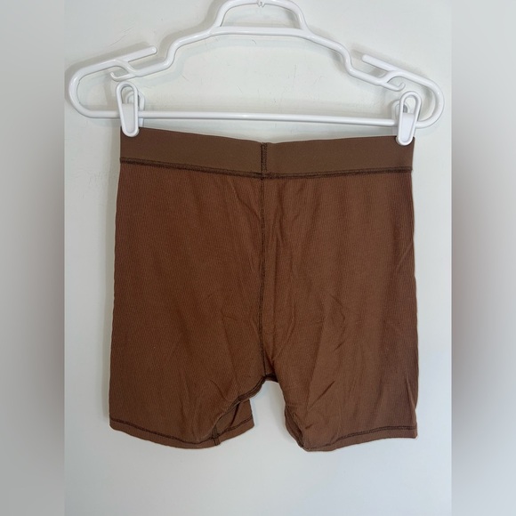 Skims Brown Ribbed Biker lounge Shorts - Picture 11 of 11